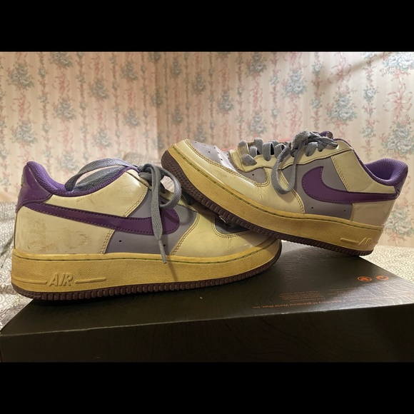 Nike Air white/purple sneaker, 7y. - Picture 8 of 10
